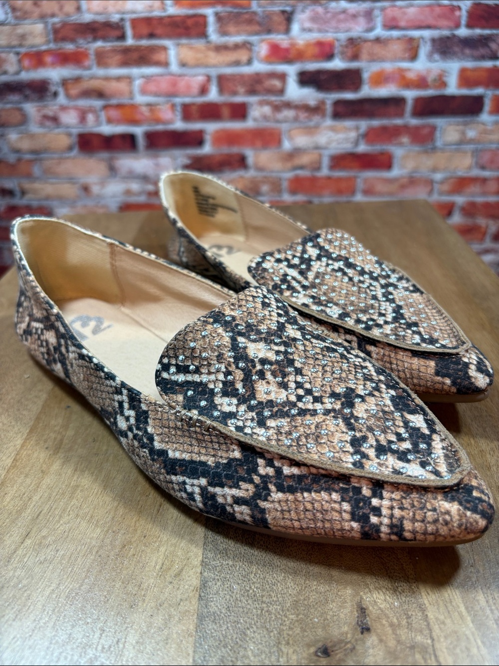 R2 Snake-Print Pointed Flats Stud Detailing Tan & Black 7.5